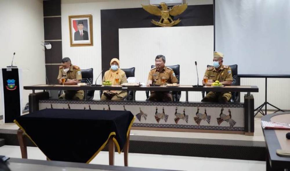 Perumda Air Minum Tirta Intan Garut Gelar Rapat Bersama Bupati Garut