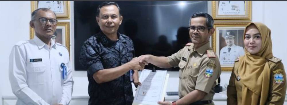 BNNK Garut Dan Diskominfo Tandatangani MoU Tingkatkan Diseminasi Informasi P4GNPN