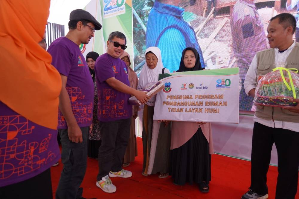 Kunker ke Singajaya, Bupati Garut Resmikan Hasil Perbaikan Rutilahu hingga Kenalkan "Pajero"