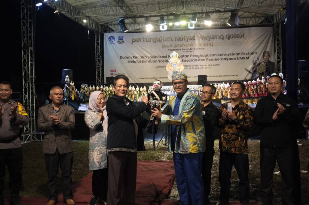 Kemenkominfo Gelar Pergelaran Wayang Golek di Kecamatan Selaawi