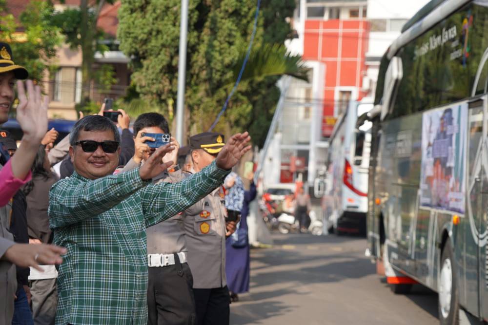 Bupati Garut Lepas Program Mudik Gratis Presisi Polres Garut 2023
