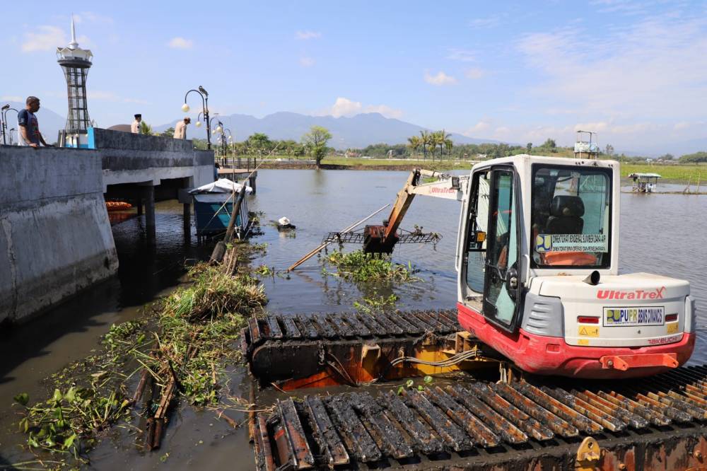 Wabup Garut Ajak Masyarakat Ikut Bersihkan Situ Bagendit