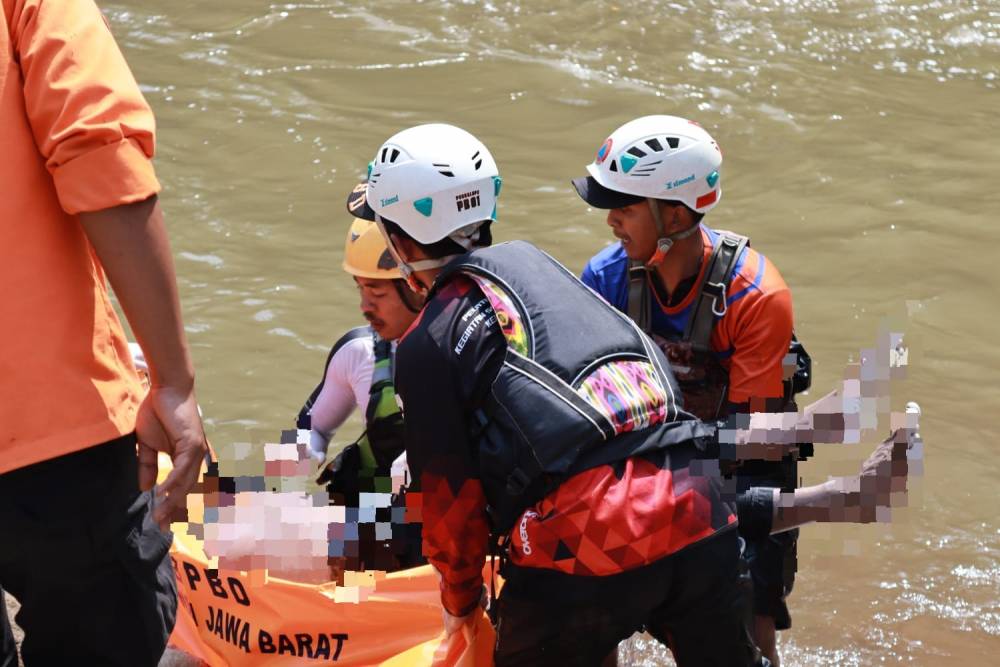 Timsar Berhasil Temukan Warga Tenggelam di Sungai Cimanuk, Kampung Tambakan