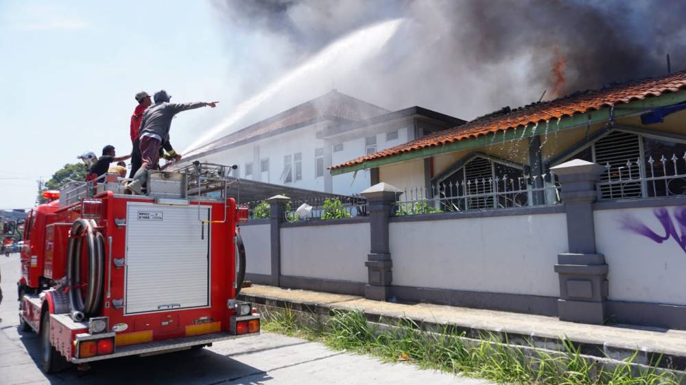 Ruang Logistik RSUD dr. Slamet Hangus Dilalap Api, Penyebab Kebakaran Masih Diselidiki