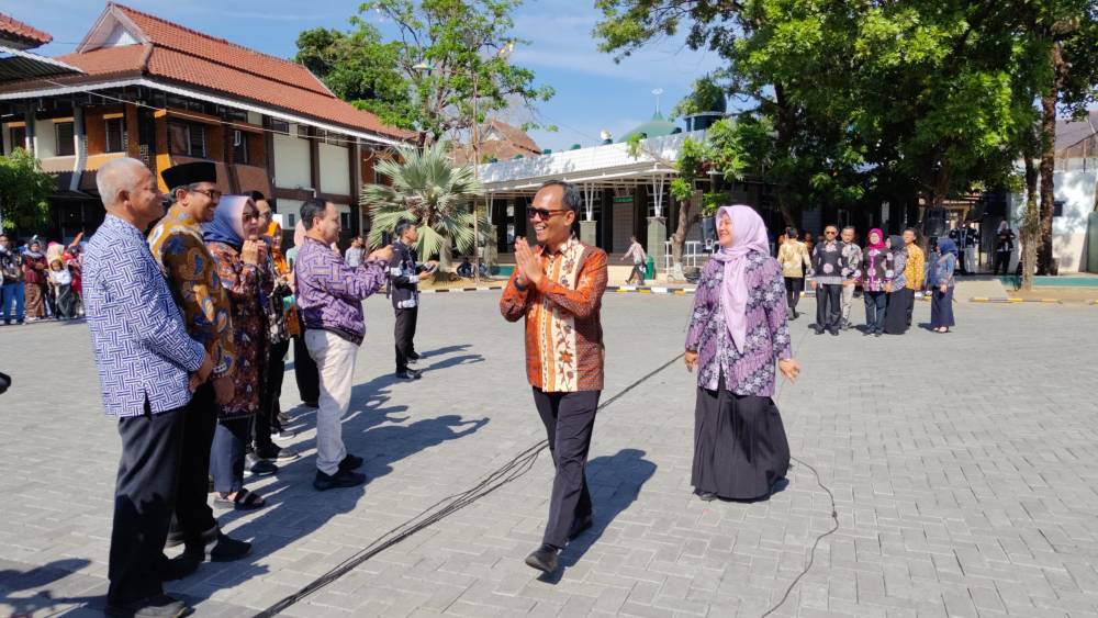 Pemkab Garut Beri Penghormatan Kepada Tokoh Batik Garutan