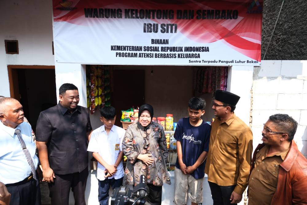 Menteri Sosial Tinjau Bantuan Renovasi Rumah di Garut
