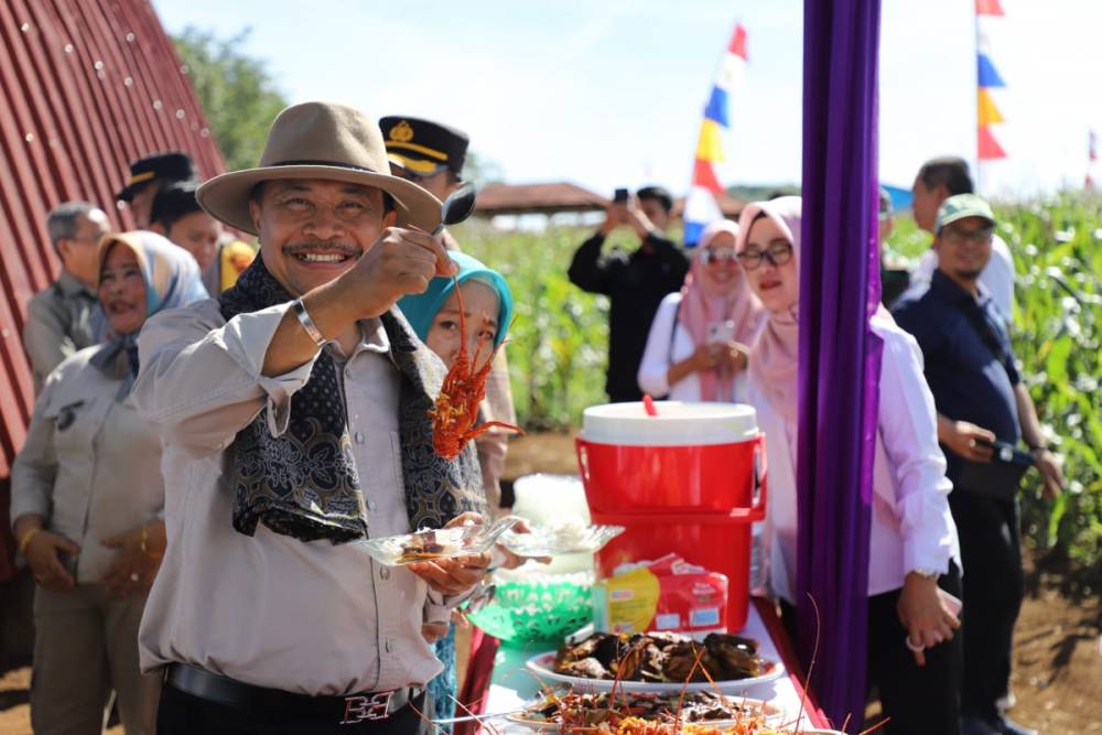 Pj. Bupati Garut Buka Program Ketahanan Pangan dan Pengembangan Desa Wisata di Desa Tegalgede
