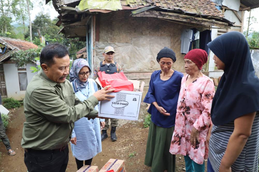 Penjabat Bupati Garut Tinjau Dua Lokasi Perbaikan Rutilahu di Kabupaten Garut