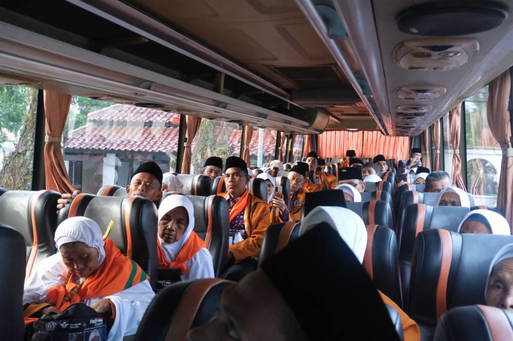 Barnas Adjidin Lepas 440 Calon Jemaah Haji Asal Kabupaten Garut