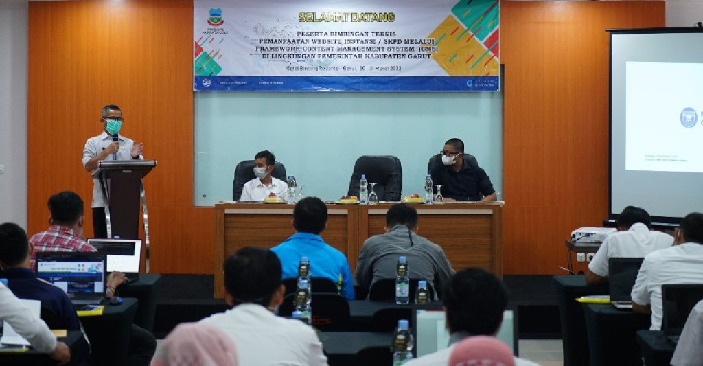 Diskominfo Garut Gelar Bimtek Pemanfaatan Website Instansi/SKPD Melalui Framework CMS